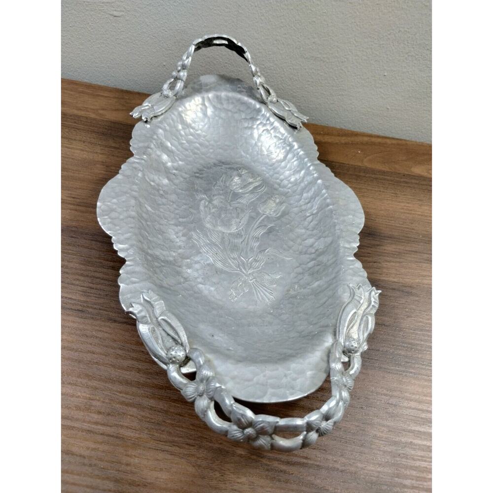 Rodney Kent Hand Wrought 404 Hammered Aluminum Tulip Design Etched Bread Tray